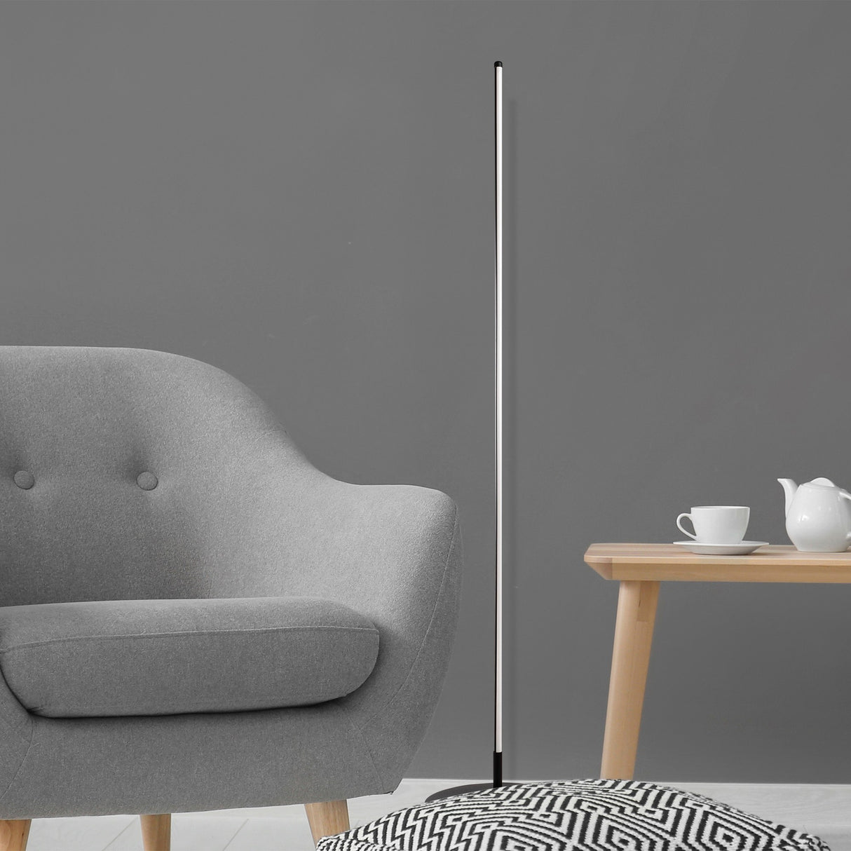 Lampe sur pied noire en métal Sylvan