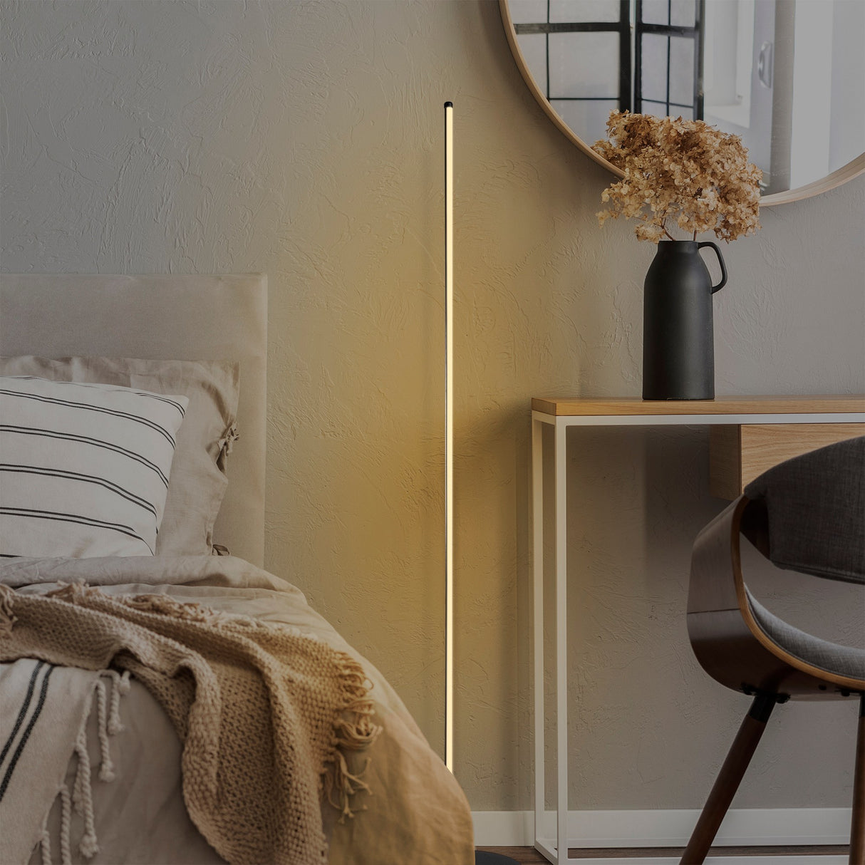 Lampe sur pied noire en métal Sylvan