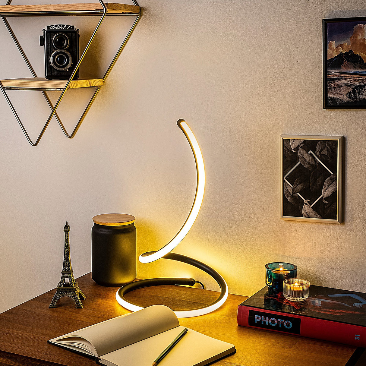 Lampe de table noire en métal Nightstrike