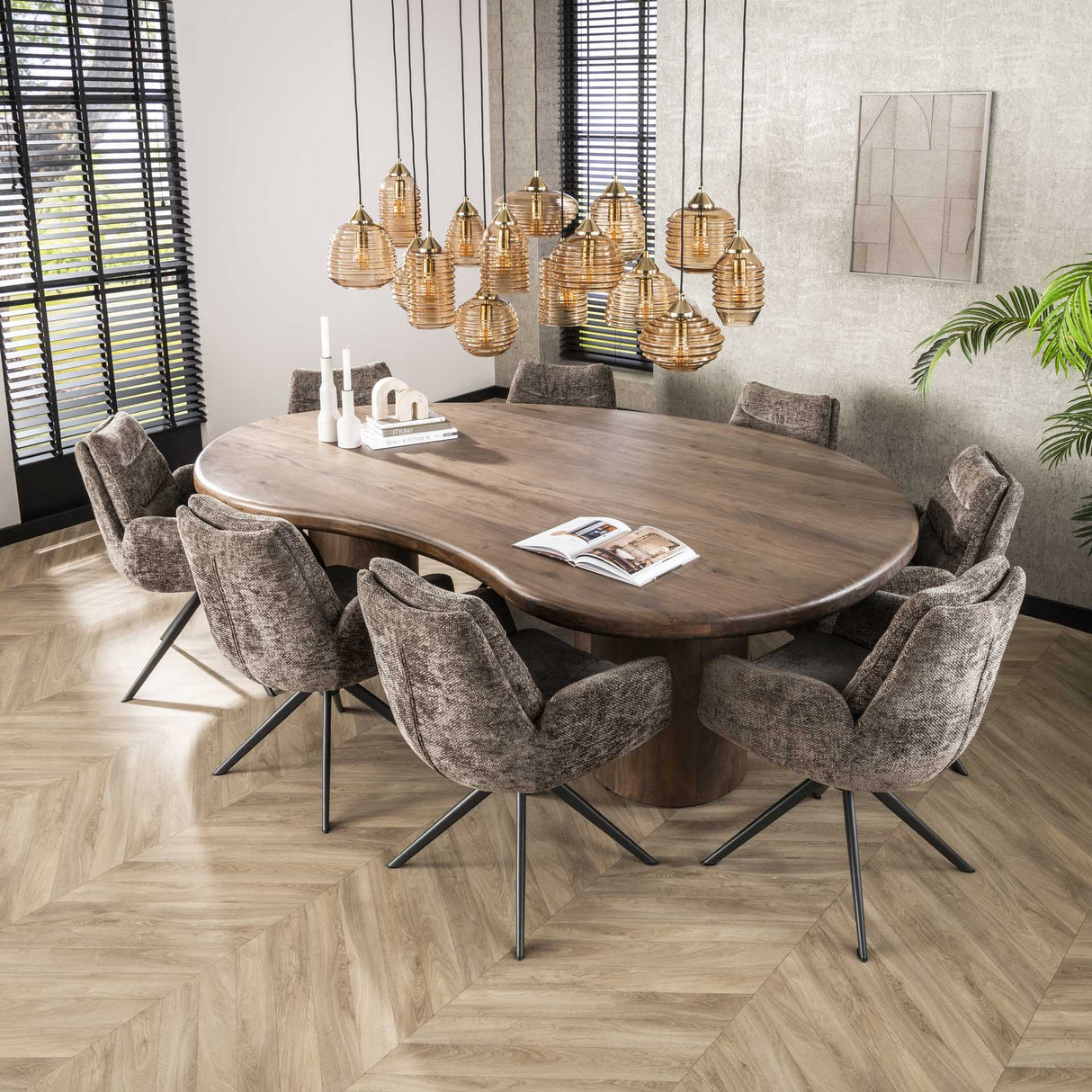 Table à manger organique Alo en bois d'acacia brun 240x160 cm