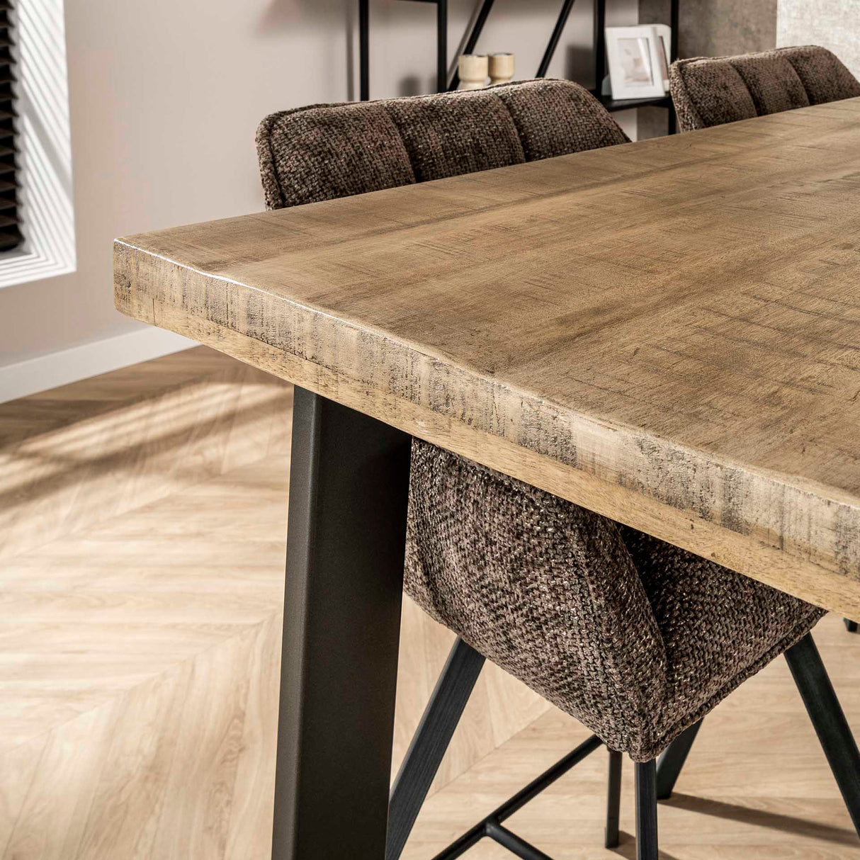 Table de bar industrielle en bois de mangue Wyatt Blanc 135x70 cm