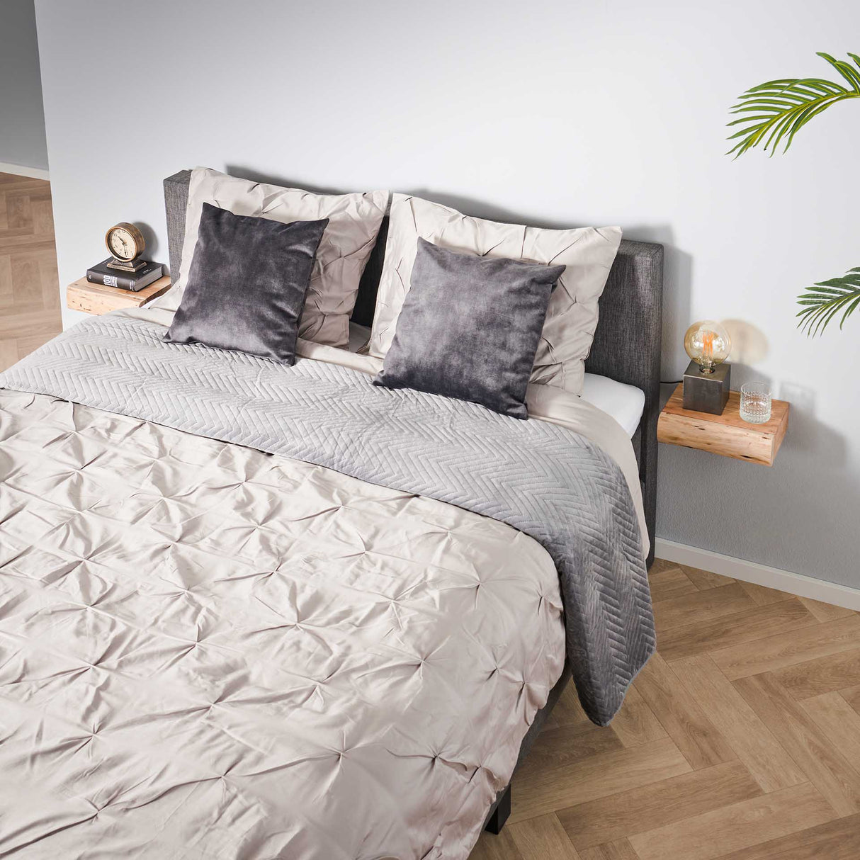 Ensemble de 2 Tables de Nuit Suspendues en Bois d'Acacia Freya Petit