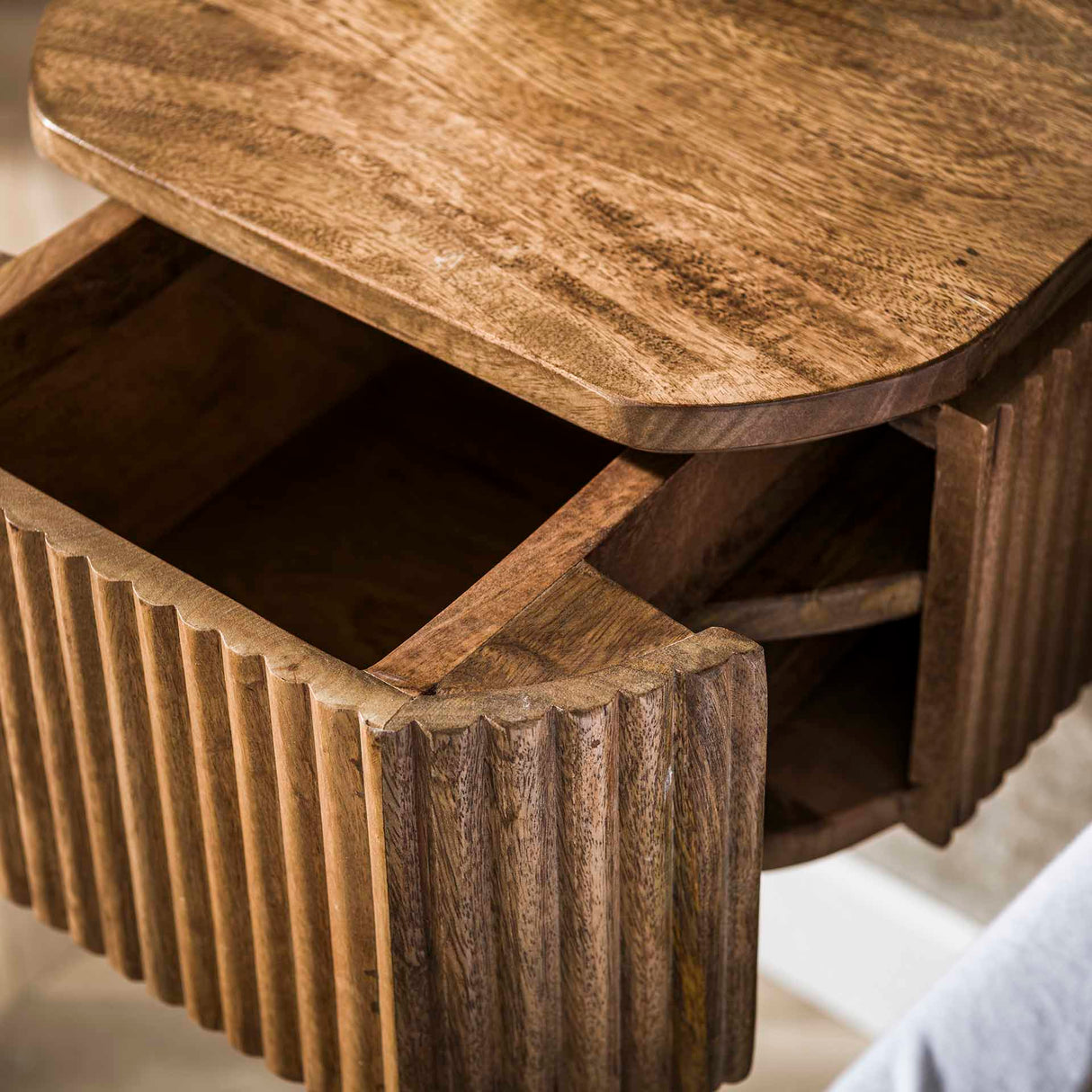 Table de chevet flottant Bois de manguier Sable – 1 tiroir