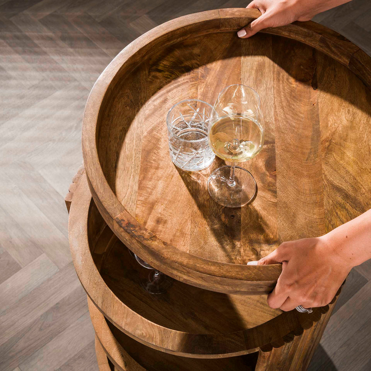 Chariot de bar Bois de manguier couleur sable sur roues