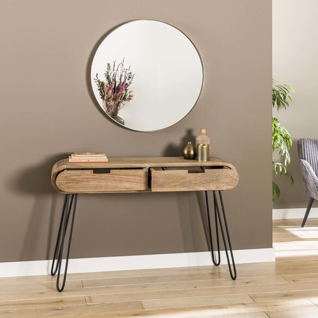 Coiffeuse Jasmine DH Interior Mango LxPxH 124x35x28 Bois de manguier Photo d'ambiance détail