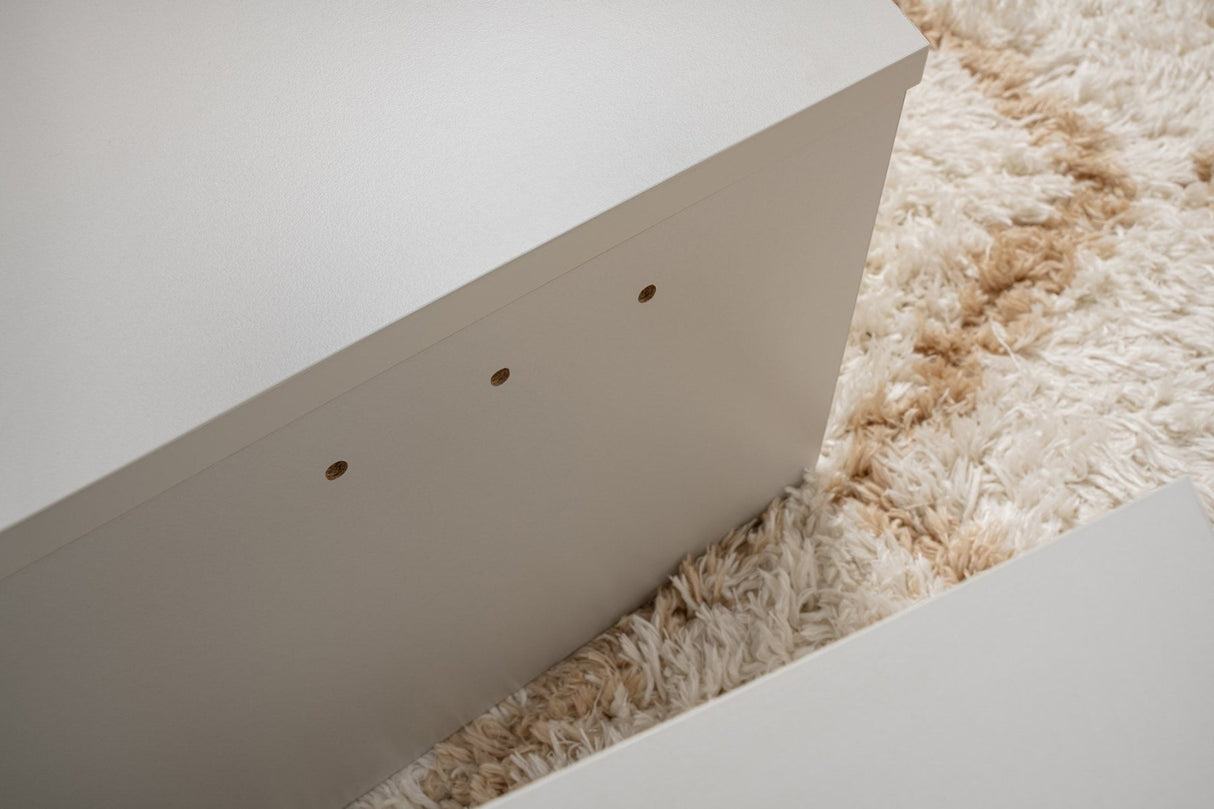 Table basse ronde grise à niveaux en mélamine 90 cm Orin