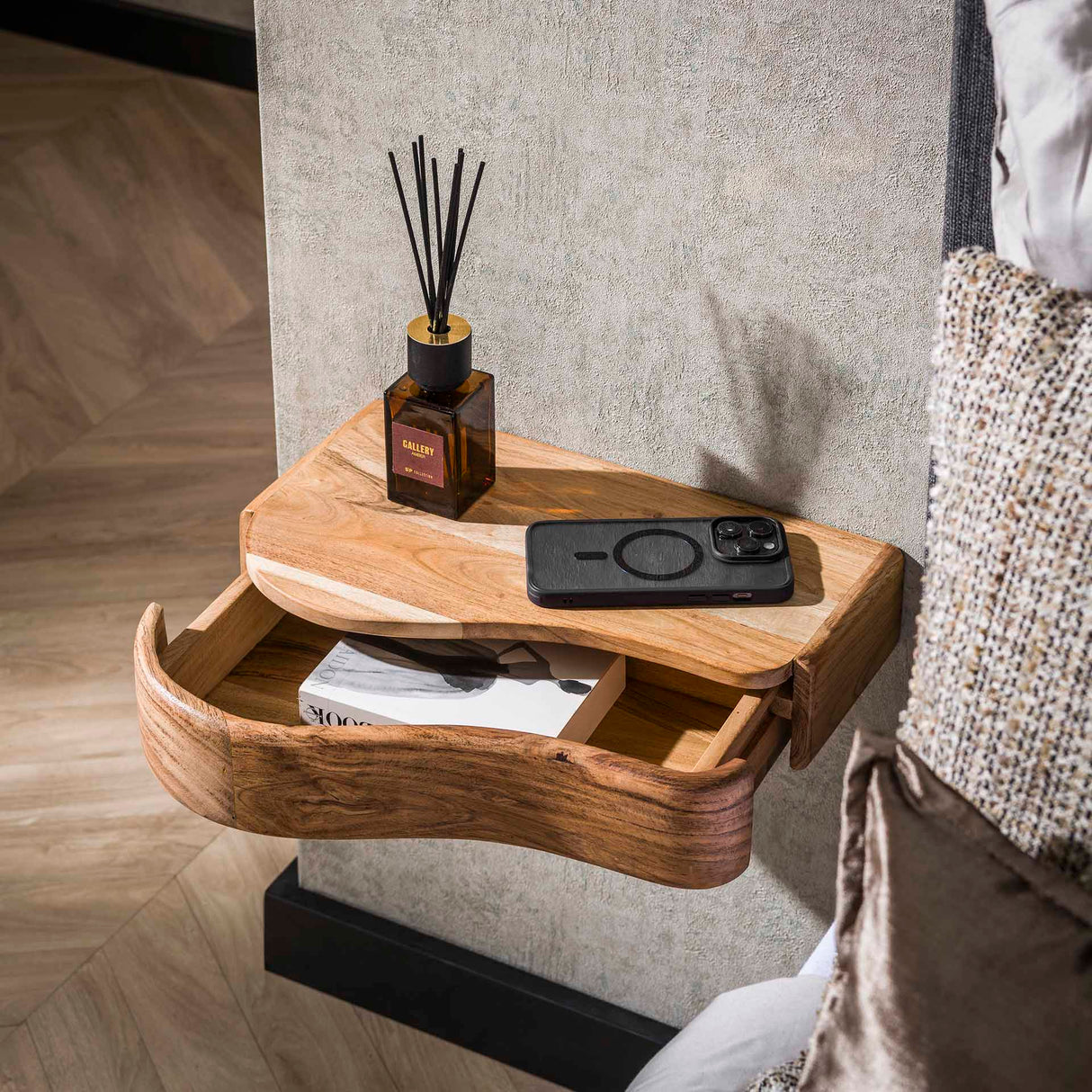 Tables de chevet muraux en acacia Nova L/R (ensemble de 2)