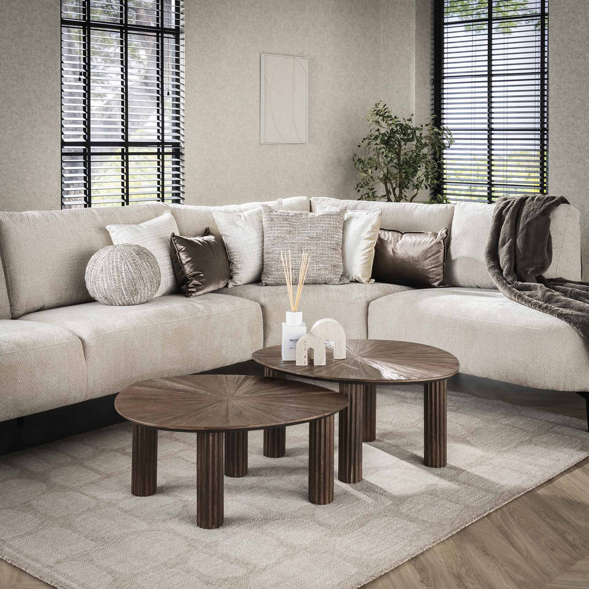 Ensemble de 2 tables basses Myla Triangulaire en Teck Marron