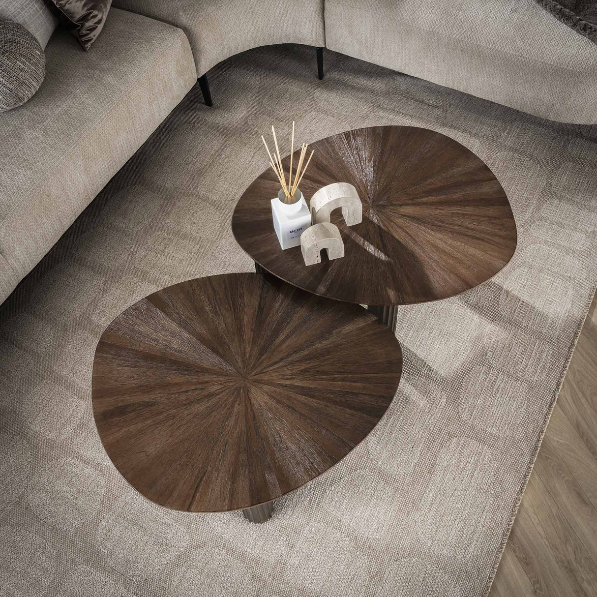 Ensemble de 2 tables basses Myla Triangulaire en Teck Marron