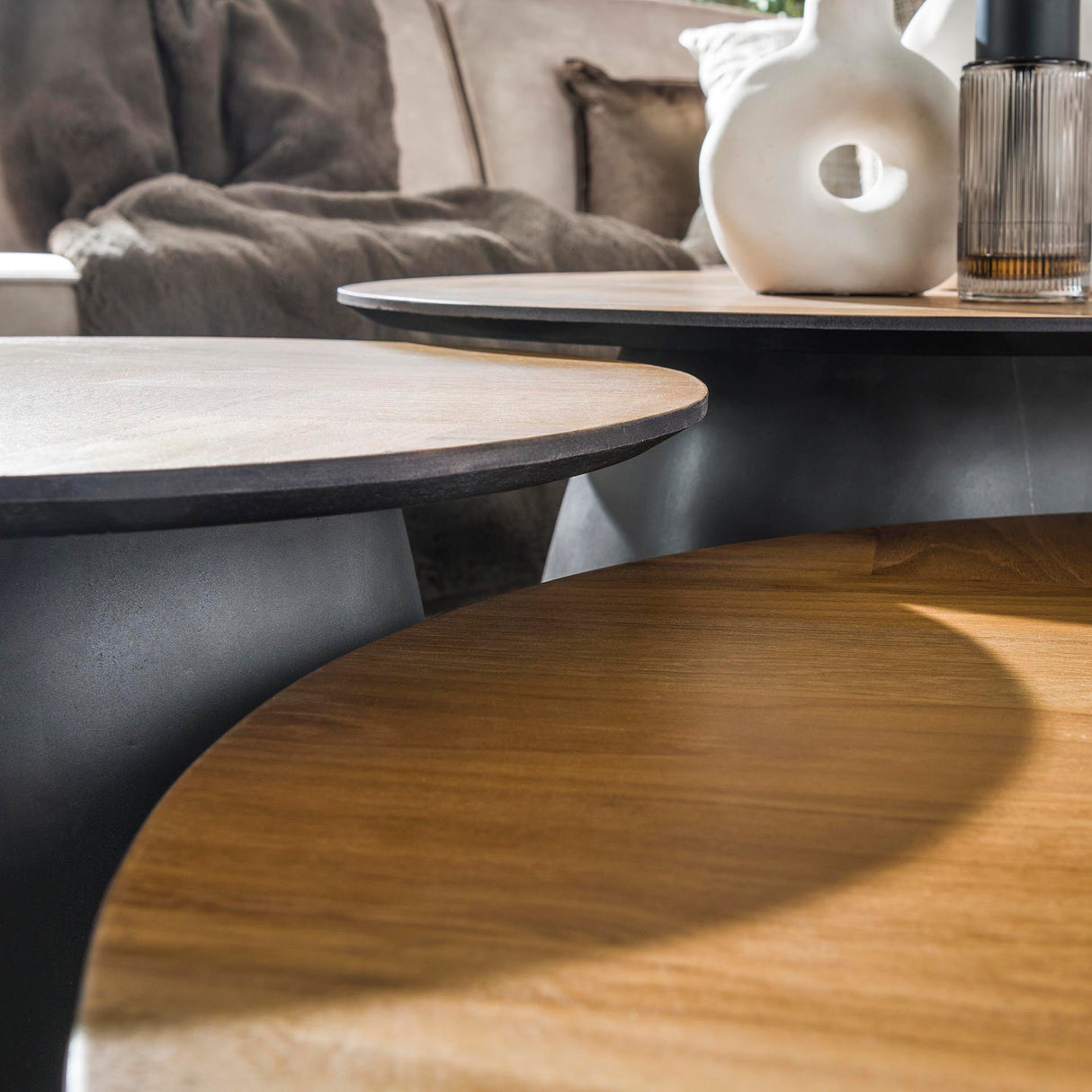 Ensemble de 3 tables basses en chevrons Elva en teck - cadre en métal