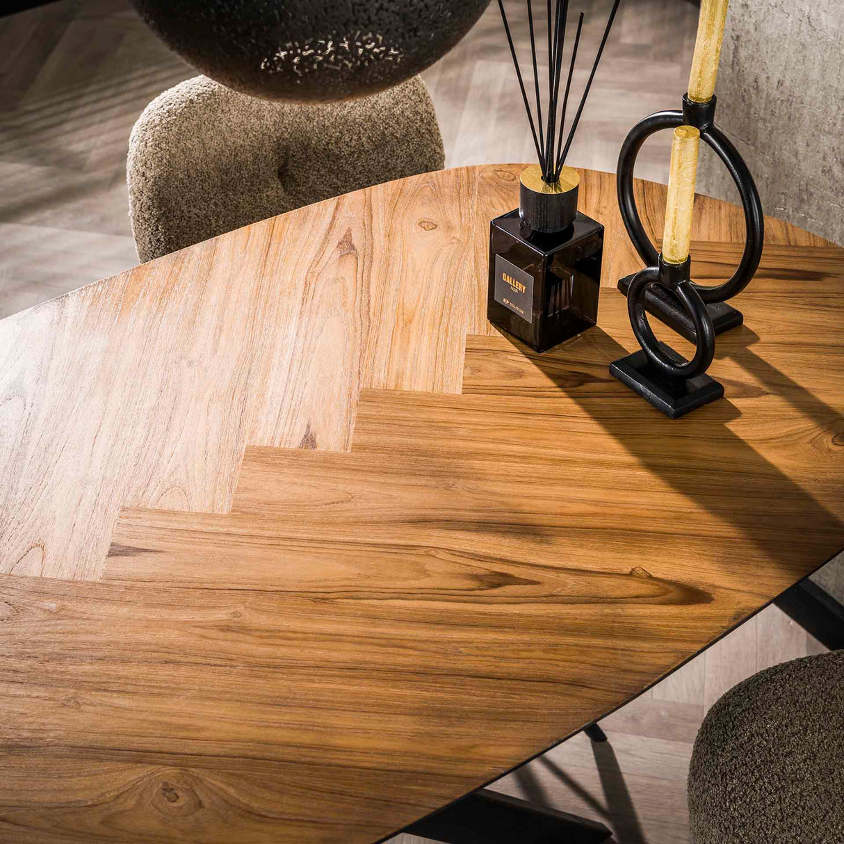 Armeta Table basse organique 140 cm en teck veneer