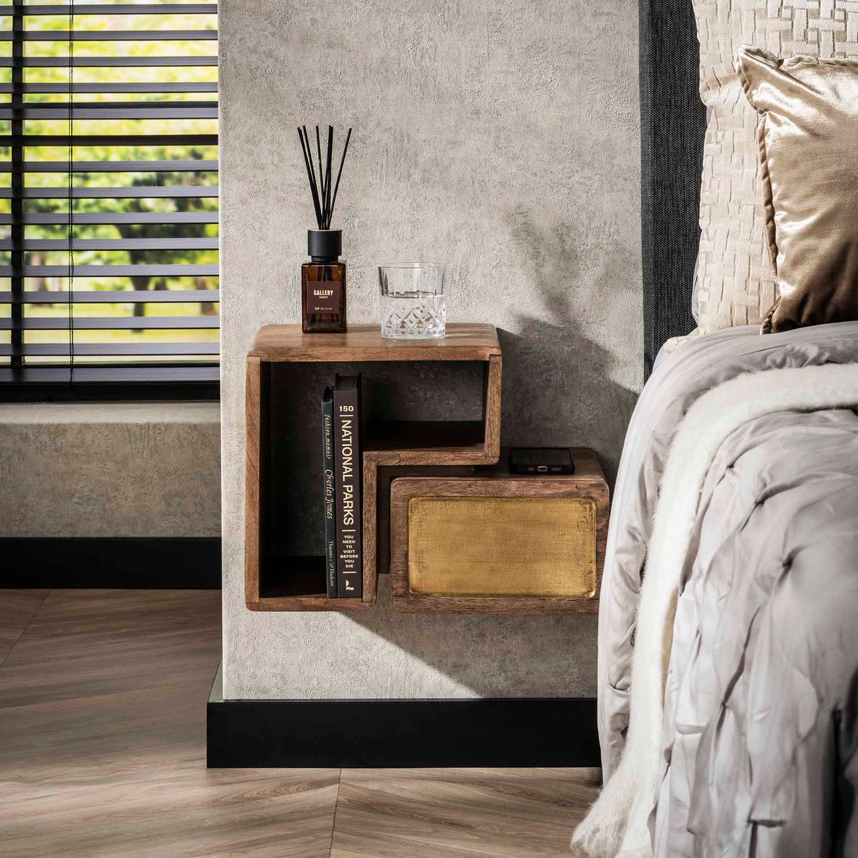 Solano Ensemble de 2 tables de nuit en bois massif de mangue sable et laiton