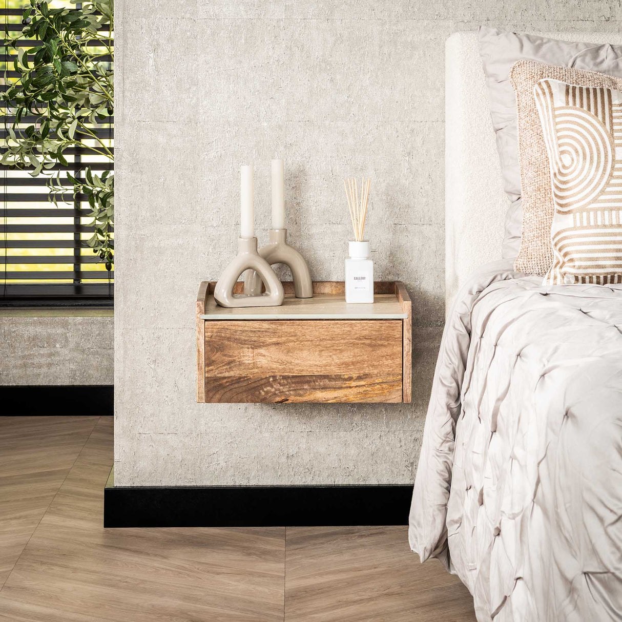 Orto Niche de nuit suspendue 1 tiroir Bois de manguier Céramique