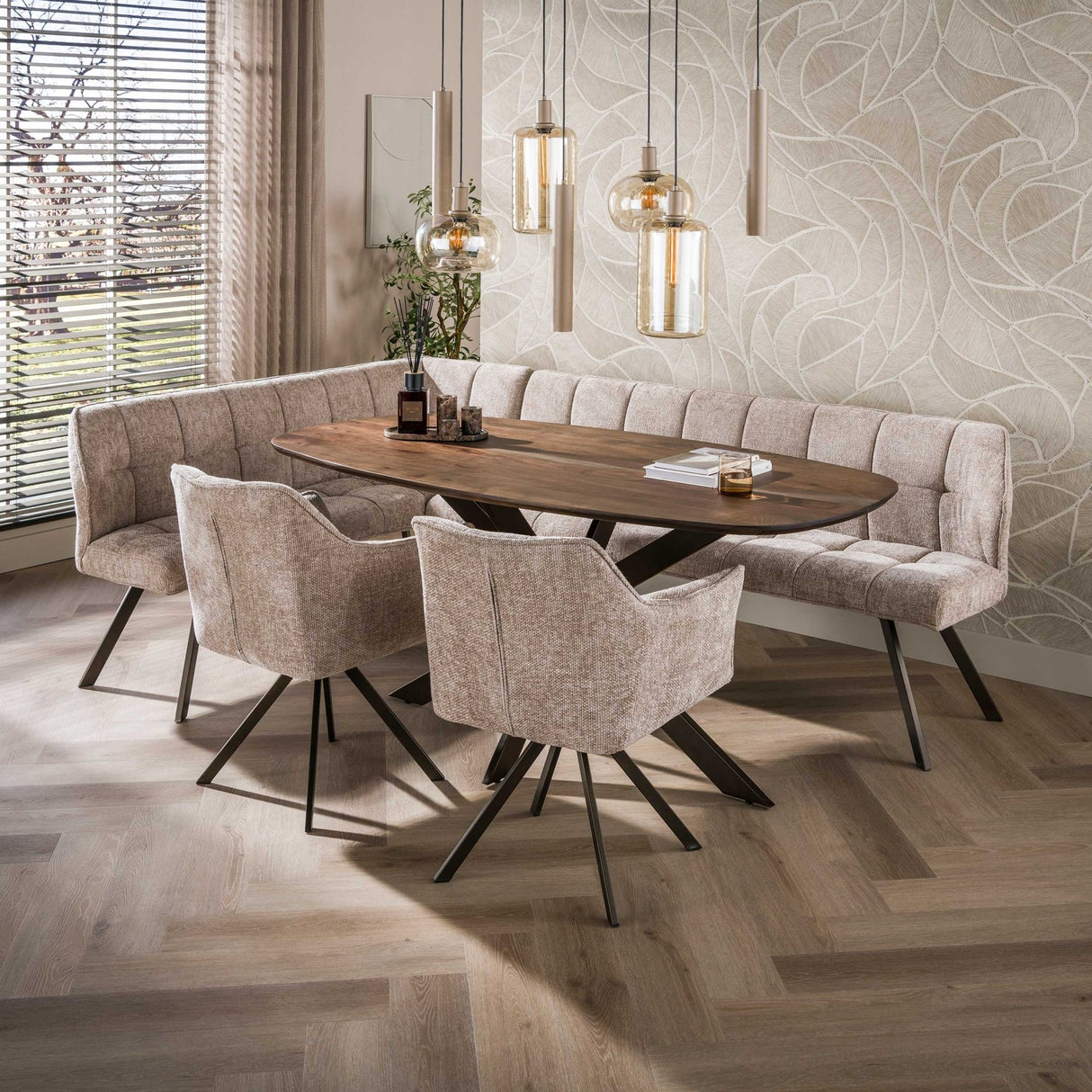 Table à manger ovale danoise en bois d'acacia massif marron noyer Tavon 180x95 cm