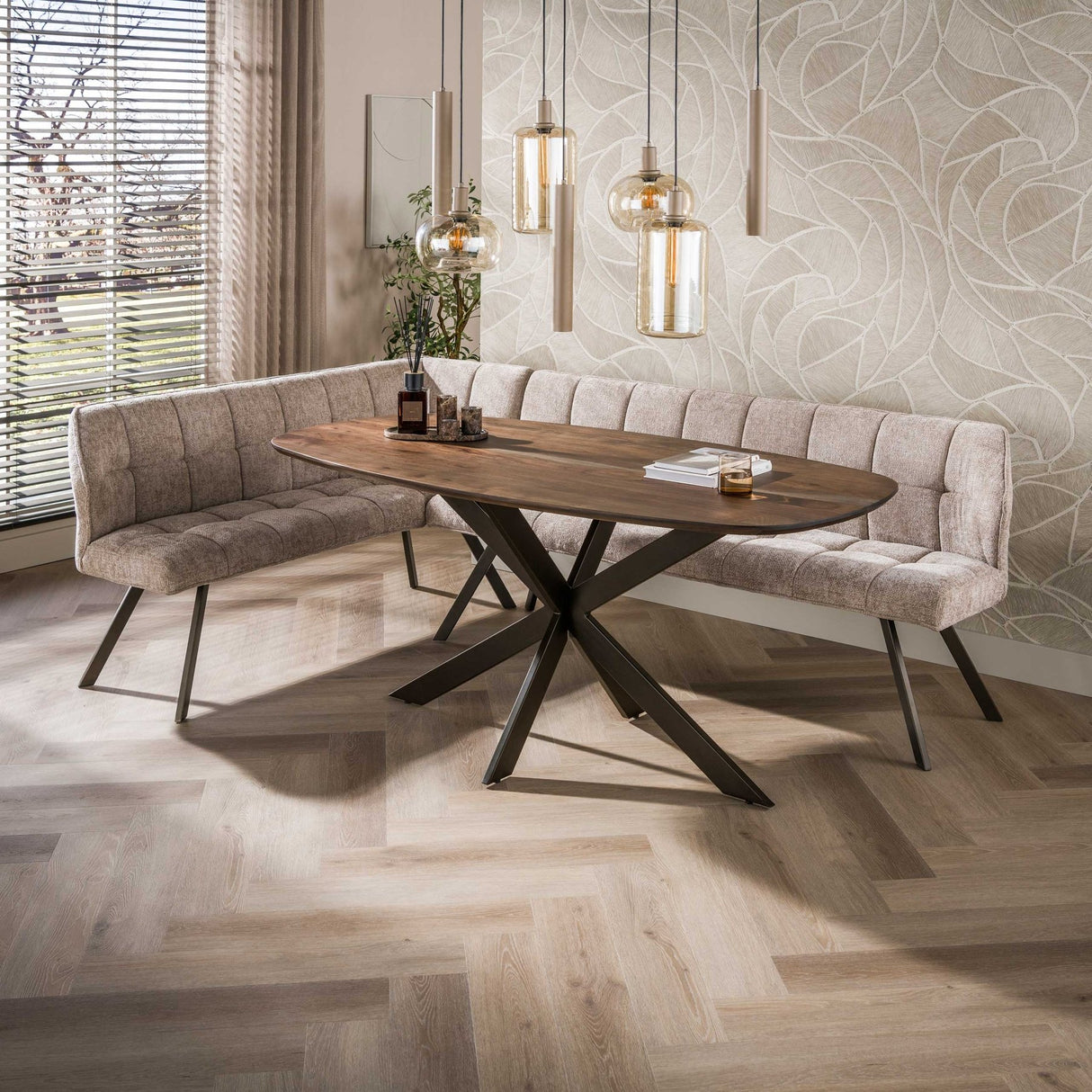Table à manger ovale danoise en bois d'acacia massif marron noyer Tavon 180x95 cm
