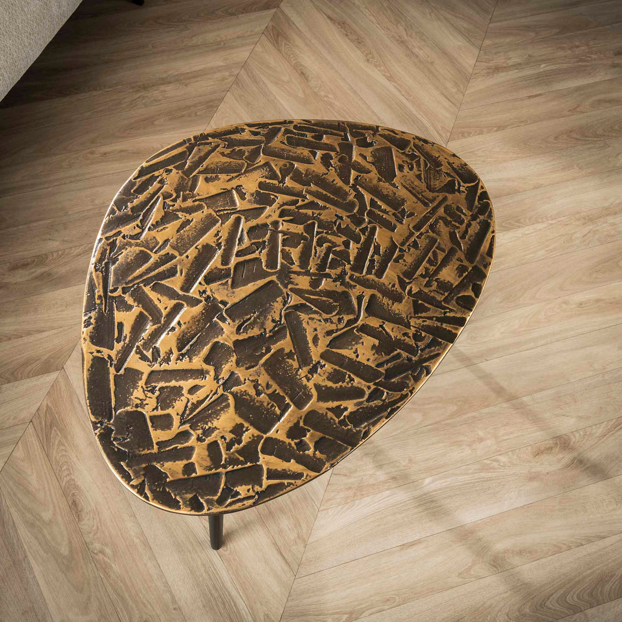 Ensemble de tables basses Marlo 2, en forme de triangle, patine argent antique en bronze