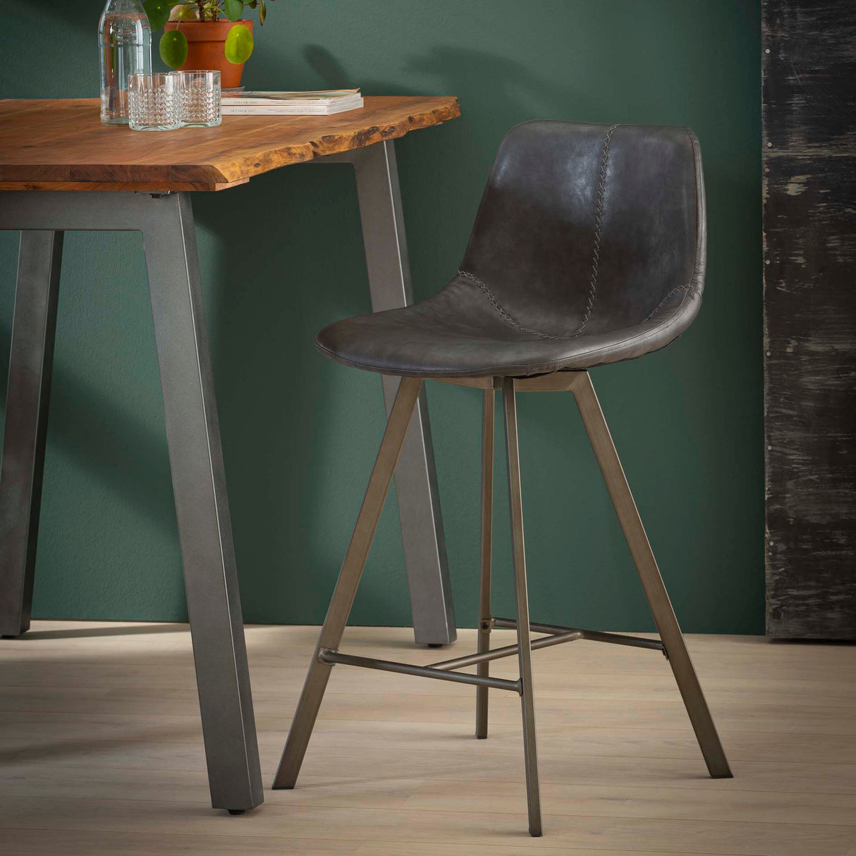 Ensemble de 4 tabourets de bar Siena Saddle PU noir