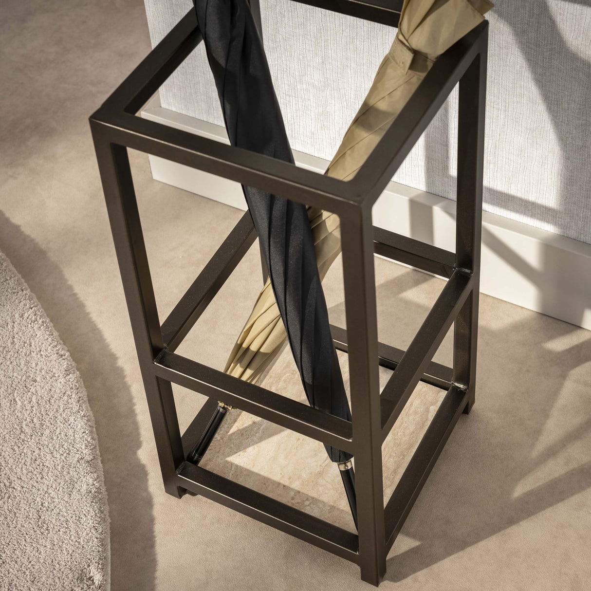 Porte-parapluies Aria carré Noir Couleur bronze