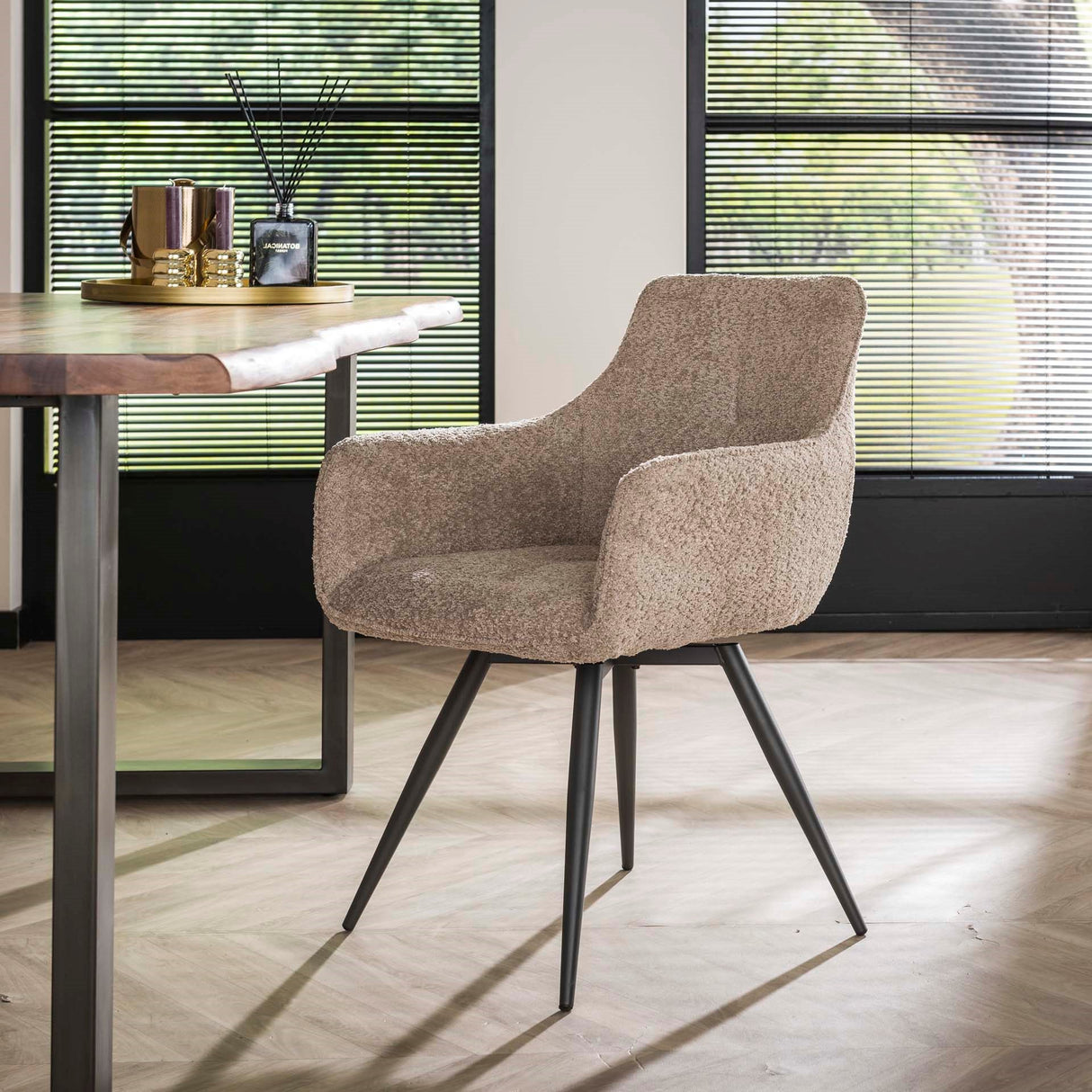 Ensemble de 2 chaises de salle à manger Bouclé sable pivotantes Syro