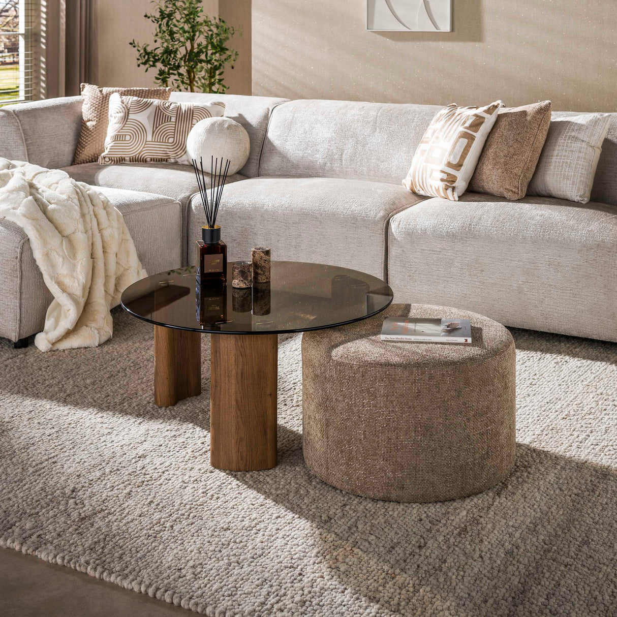 Lot de 2 tables basses rondes Thor verre fumé marron et tissu couleur sable