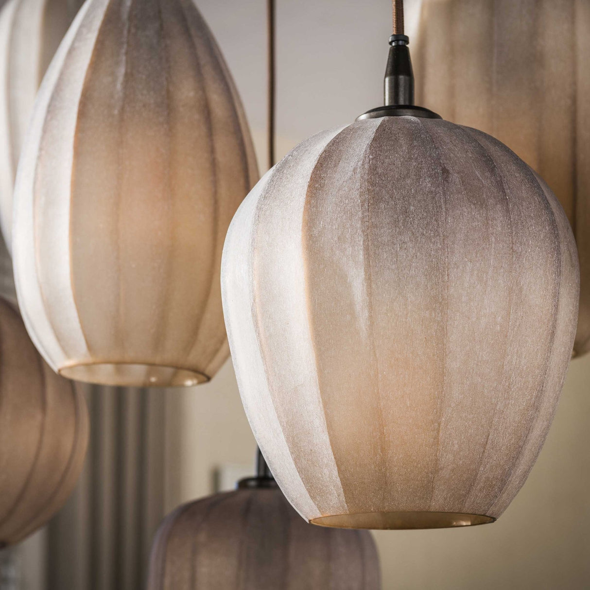 Hanglamp 7-lichts bruin frosted glas Arda