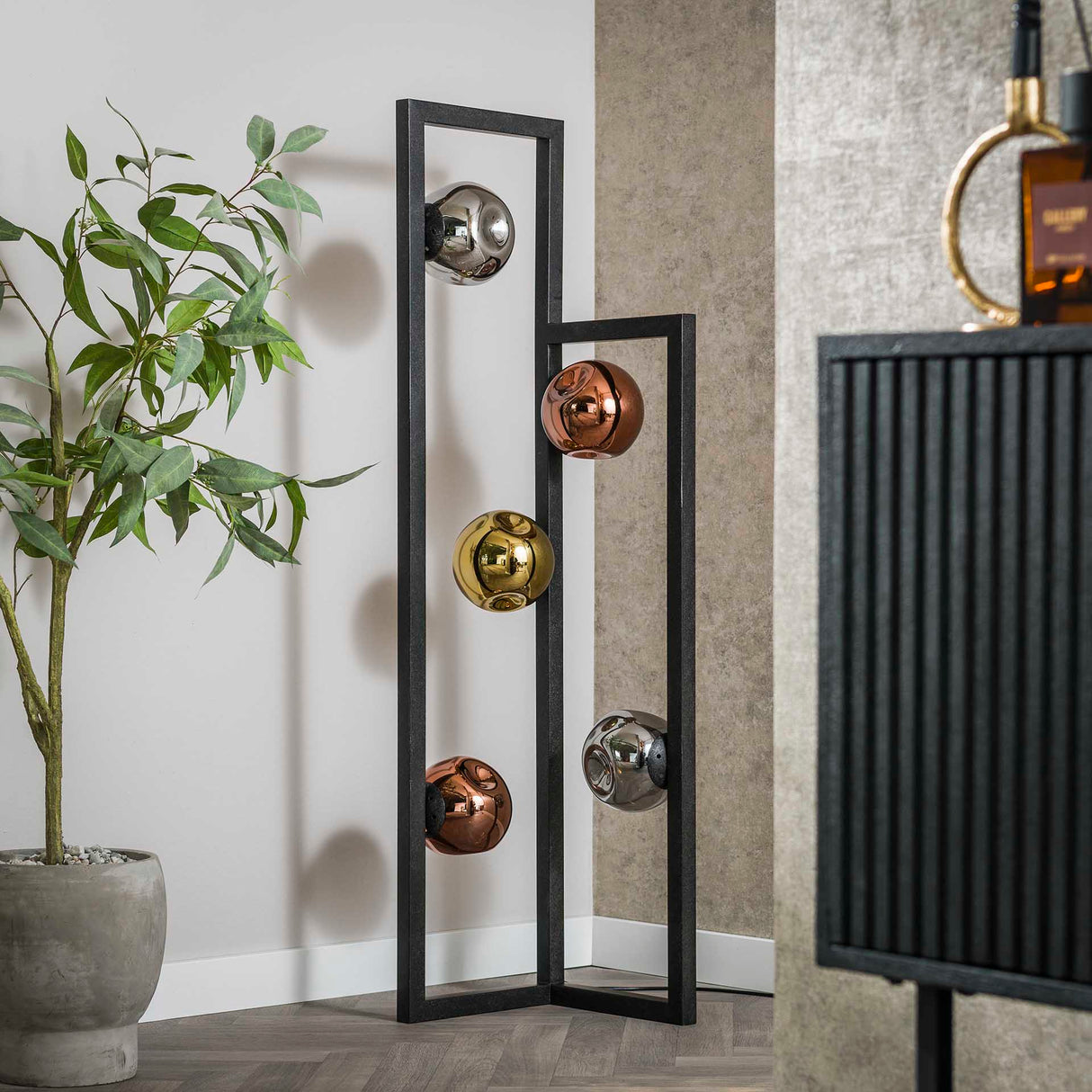 Lampadaire industriel Ada 5 lumières verre coloré coin