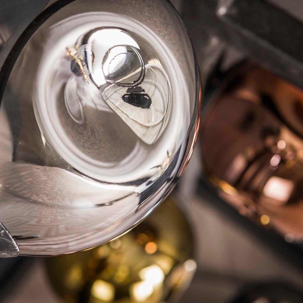 Lampadaire industriel Ada 5 lumières verre coloré coin