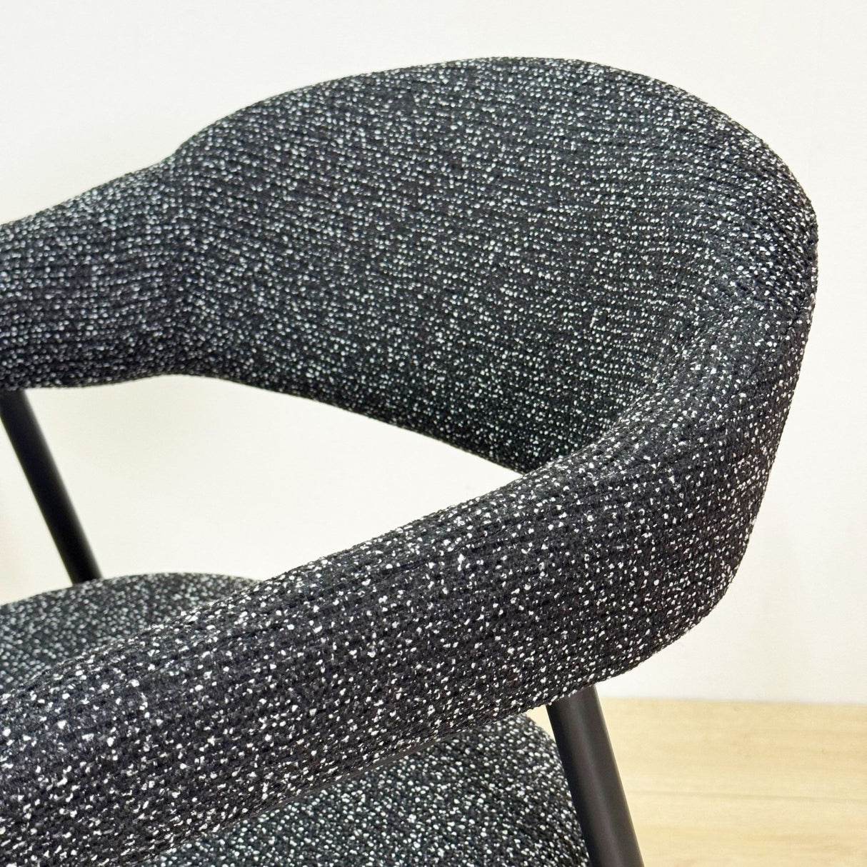 Chaise de salle à manger Bouclés Beige Lisa - Cadre Noir