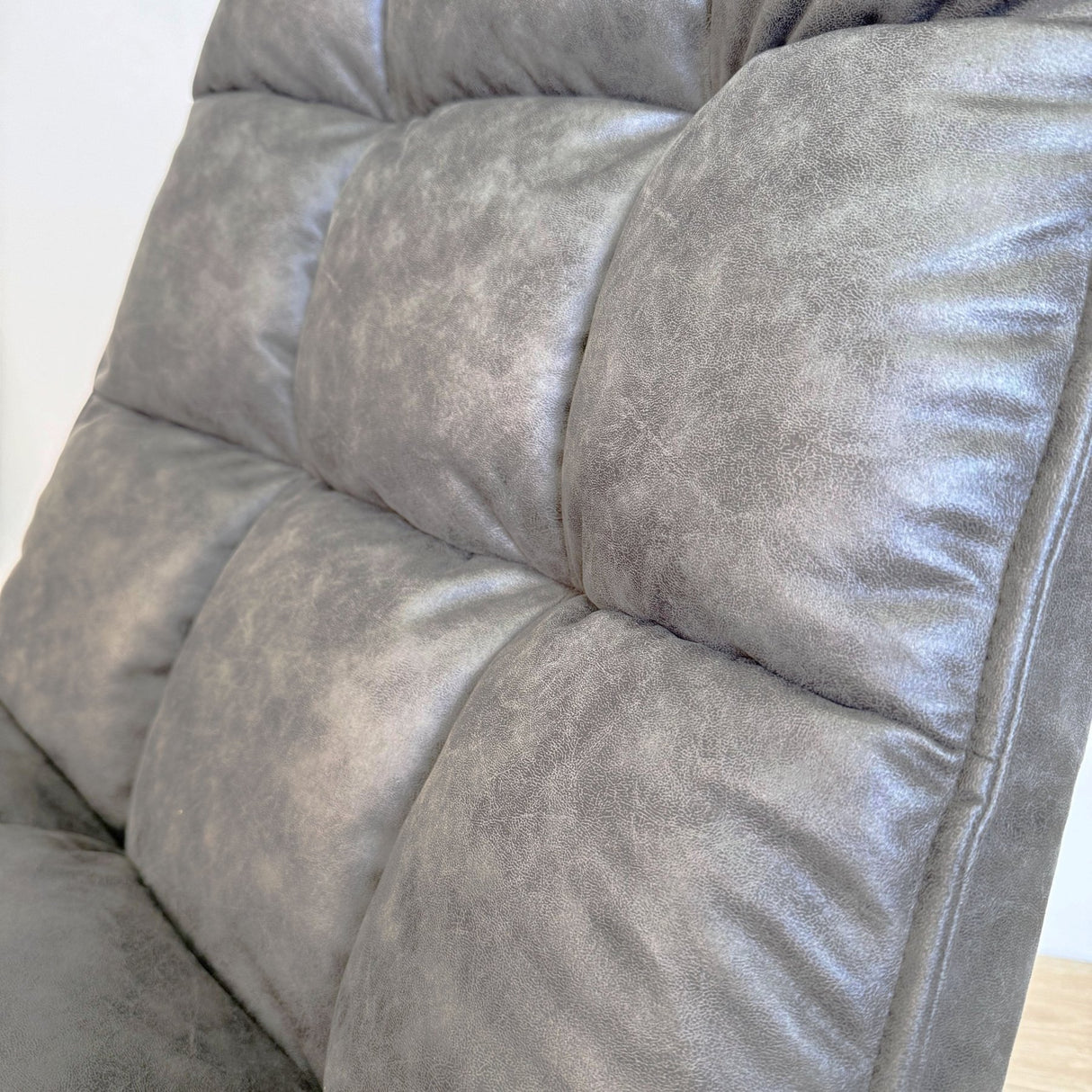 Fauteuil pivotant Yuki Anthracite en cuir écologique pivotant à 360°