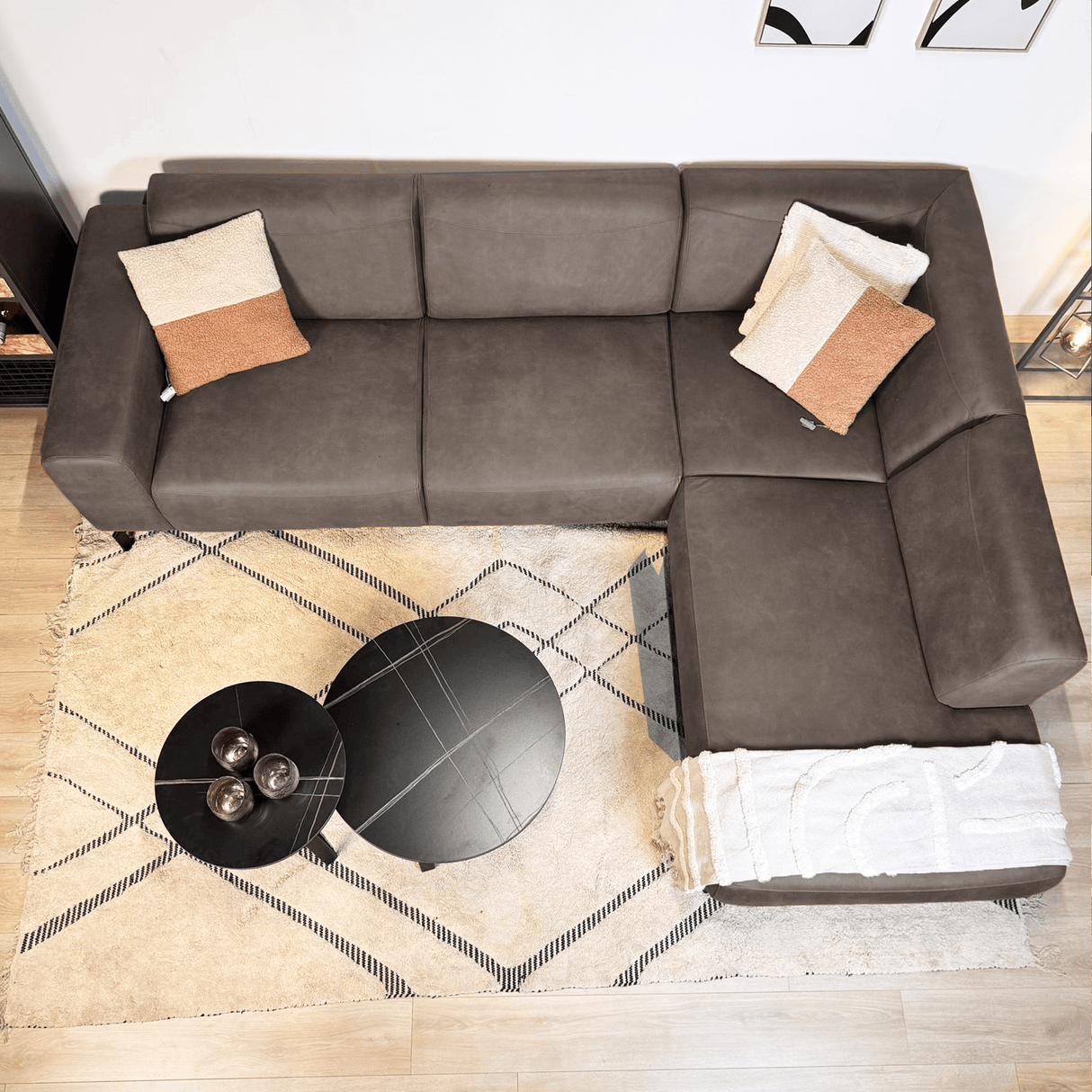 Canapé d'angle anthracite robuste en cuir écologique Barin - droit