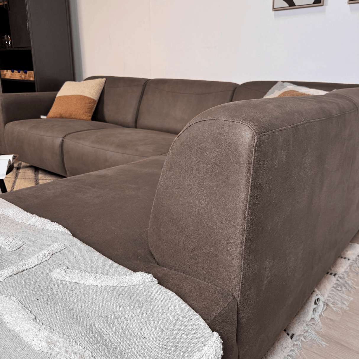 Canapé d'angle anthracite robuste en cuir écologique Barin - droit