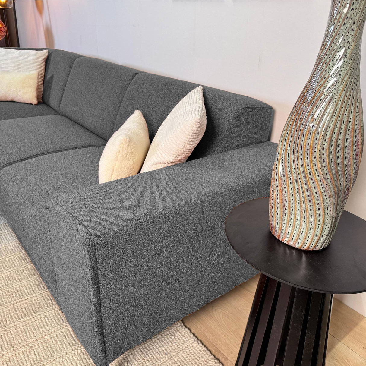 Canapé d'angle en tissu bouclé gris Maël - gauche