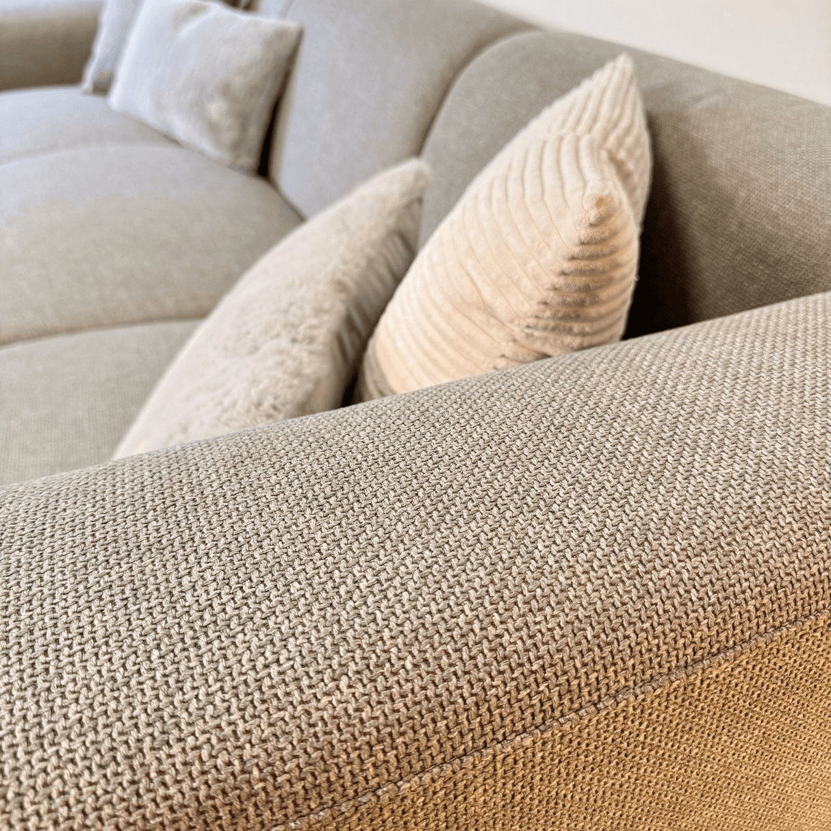 Canapé d'angle avec lounge compacte en tissu recyclé beige Moby - droit