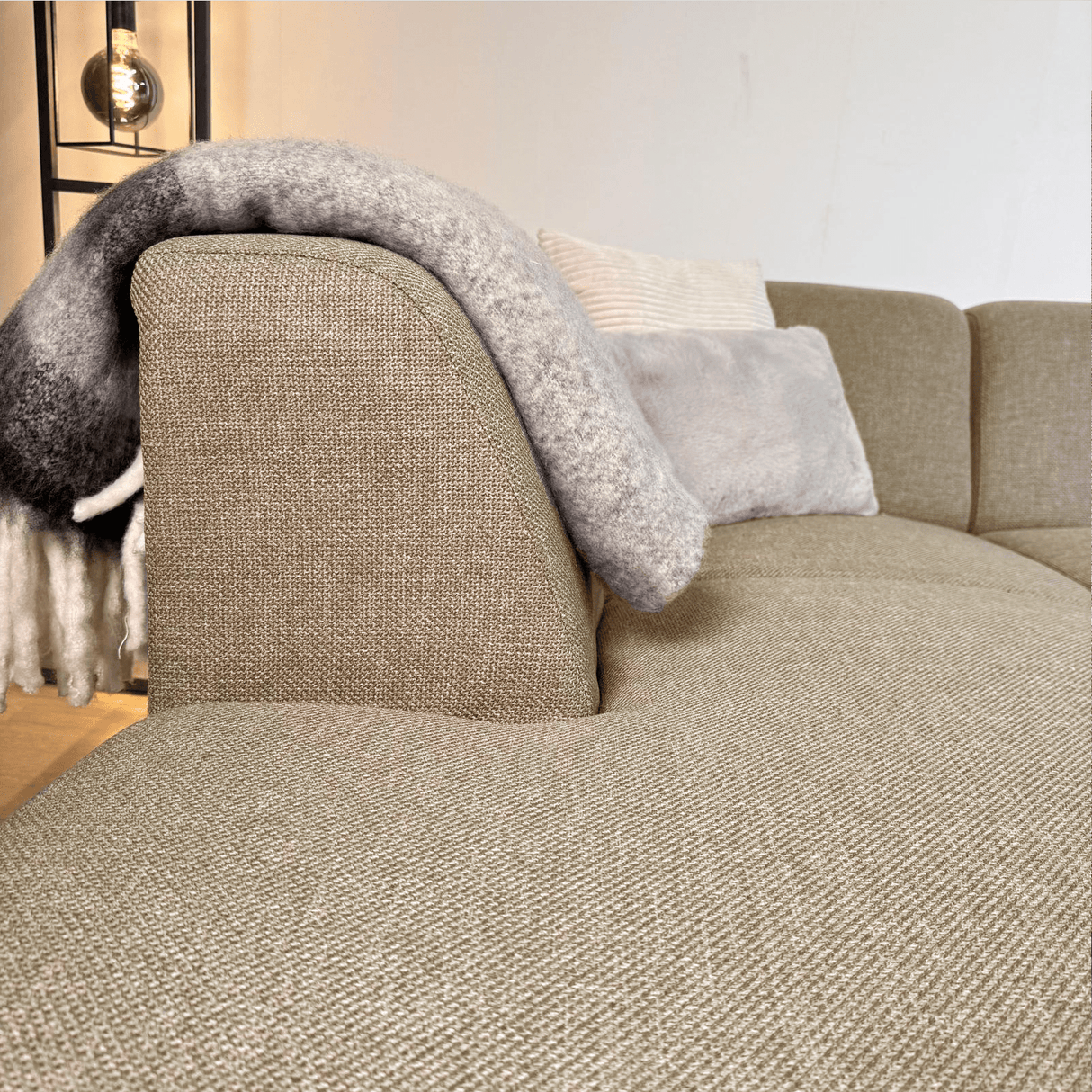 Canapé d'angle avec lounge compacte beige en tissu recyclé Moby - gauche