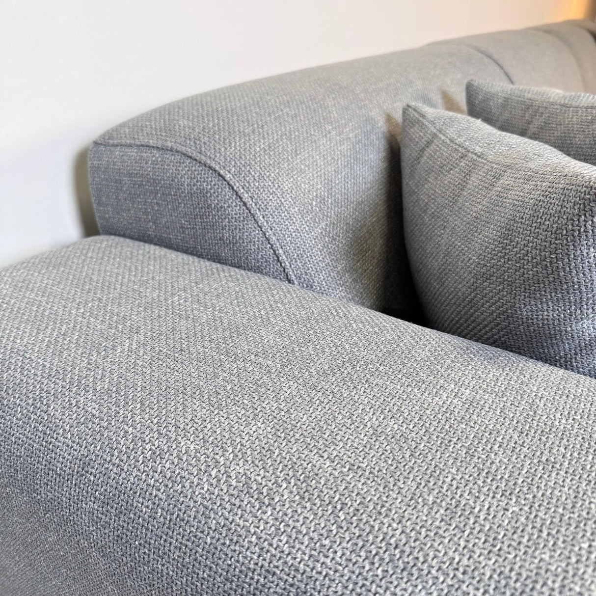 Canapé d'angle avec lounge compacte en tissu recyclé gris bleu Moby - droit