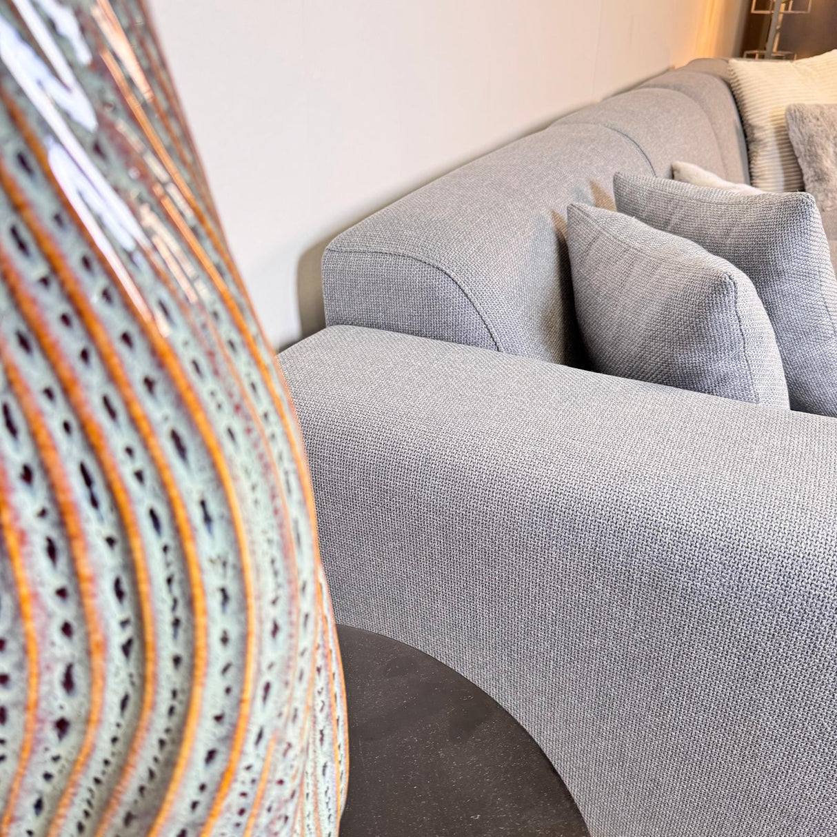 Canapé d'angle avec lounge compacte en tissu recyclé gris bleu Moby - gauche