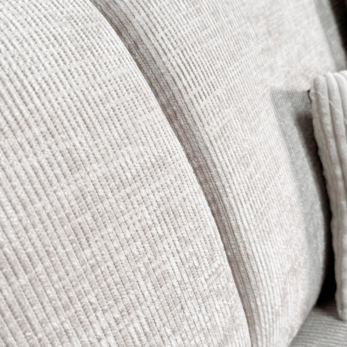 Canapé d'angle avec chaise longue en velours chenille beige Manon - gauche