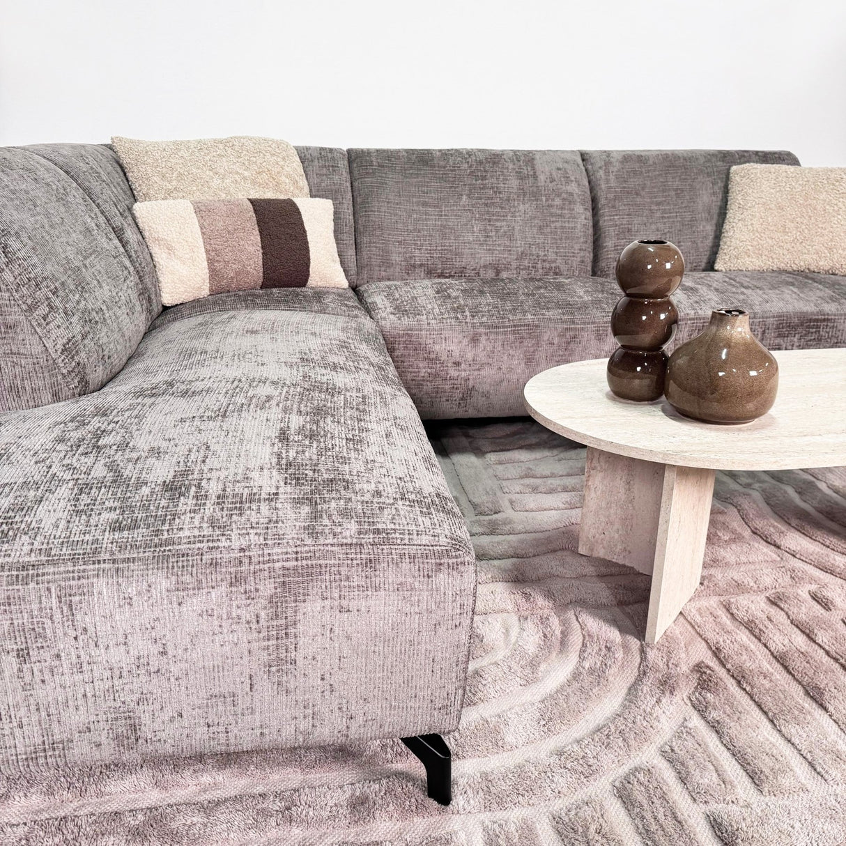 Canapé d'angle avec chaise longue en velours chenille taupe Manon - gauche