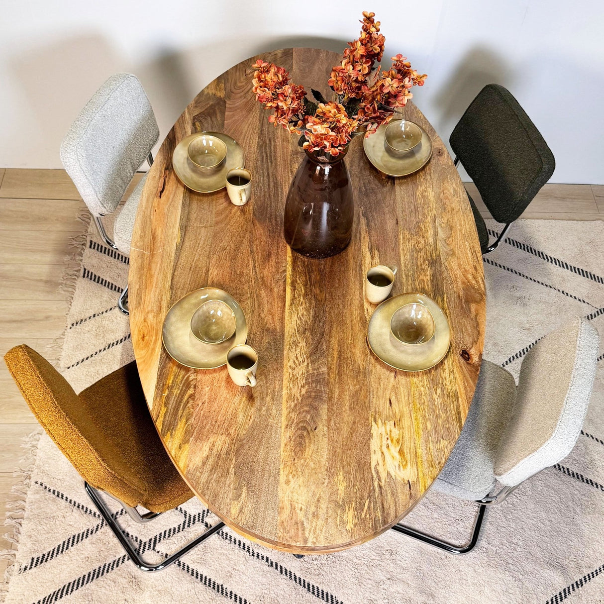 Chaise de salle à manger moderne en tissu bouclé cuivre Sway - cadre en chrome - sans accoudoirs