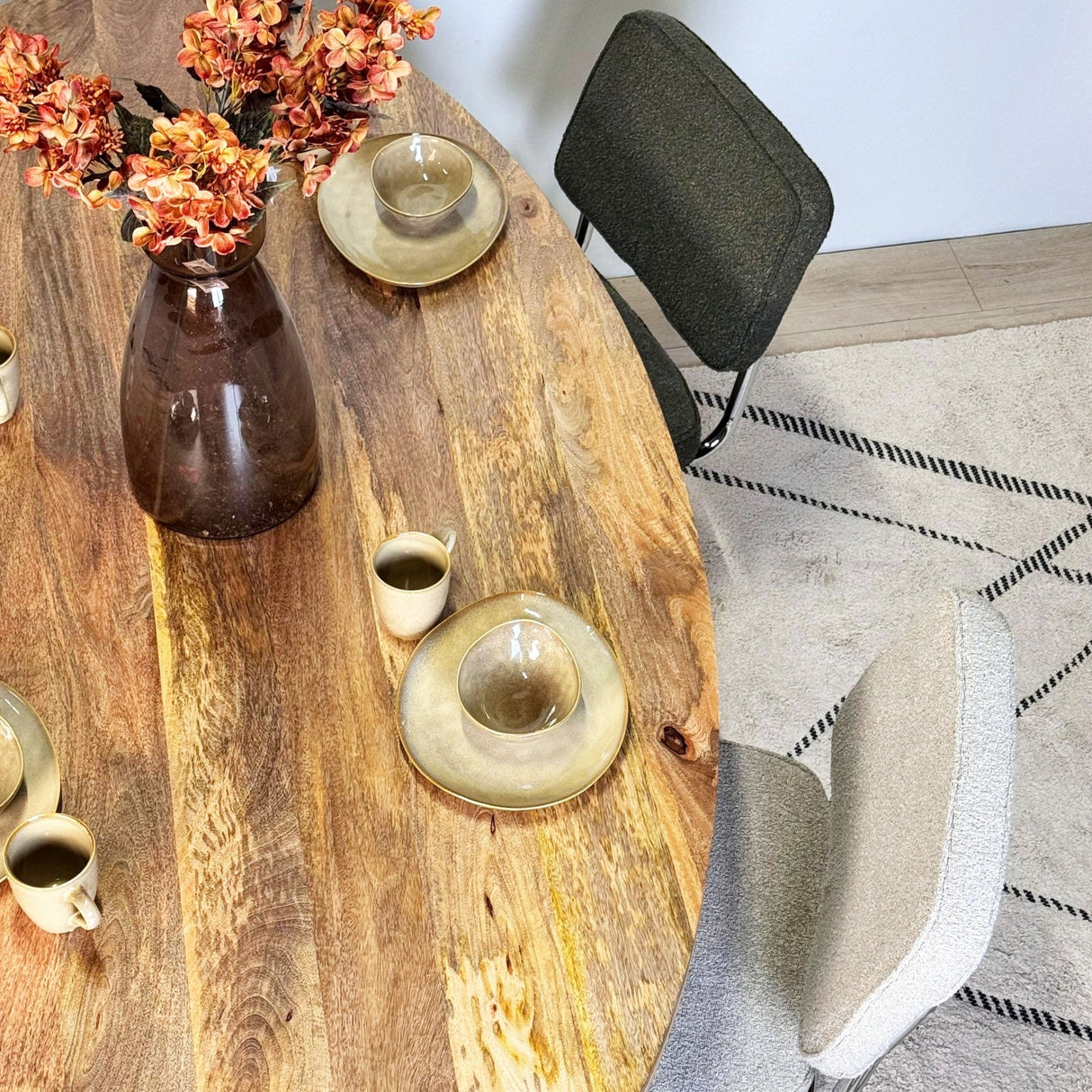 Chaise de salle à manger moderne en tissu bouclé cuivre Sway - cadre en chrome - sans accoudoirs