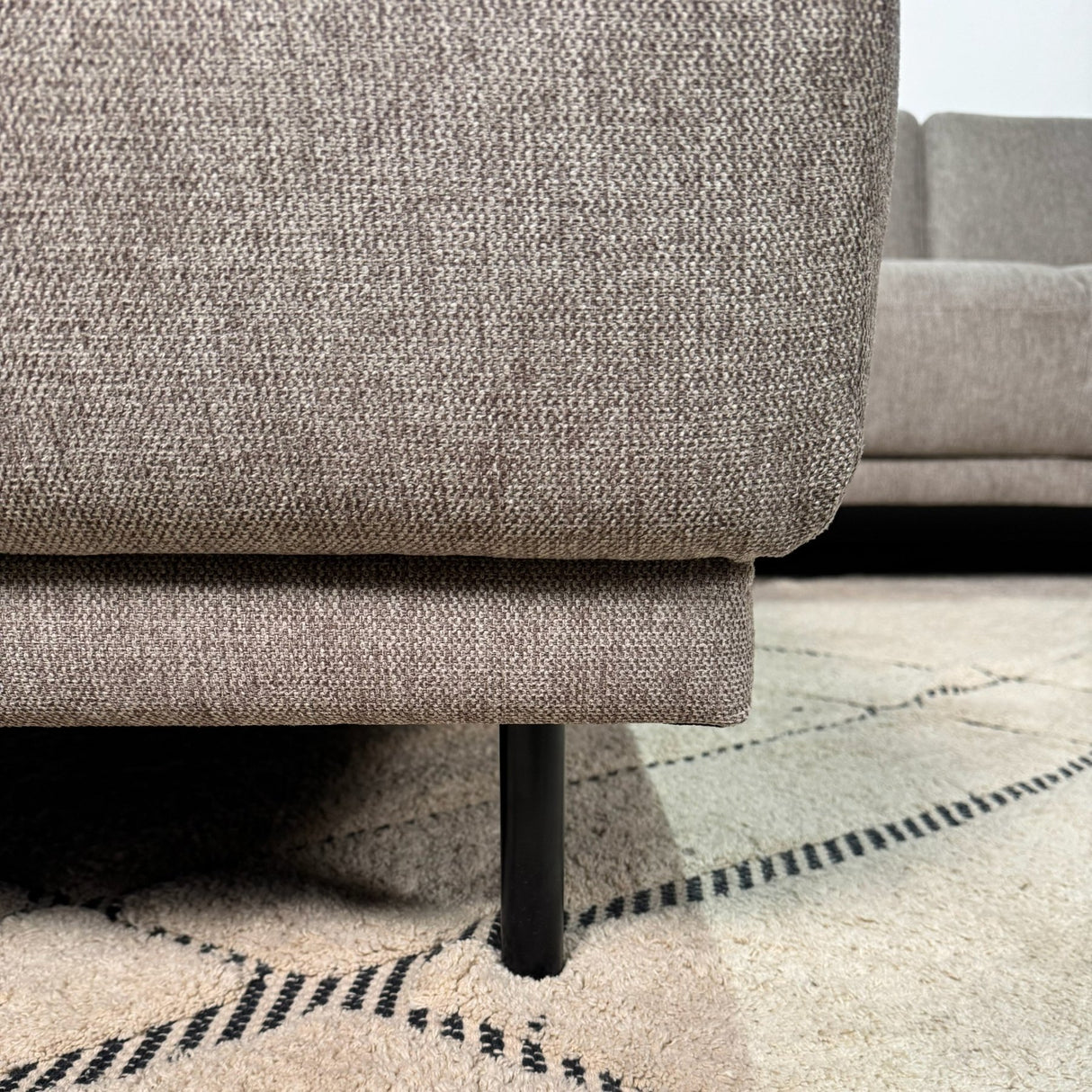 Canapé d'angle moderne U-Bank gauche en tissu taupe Aniko 310x197x78 cm