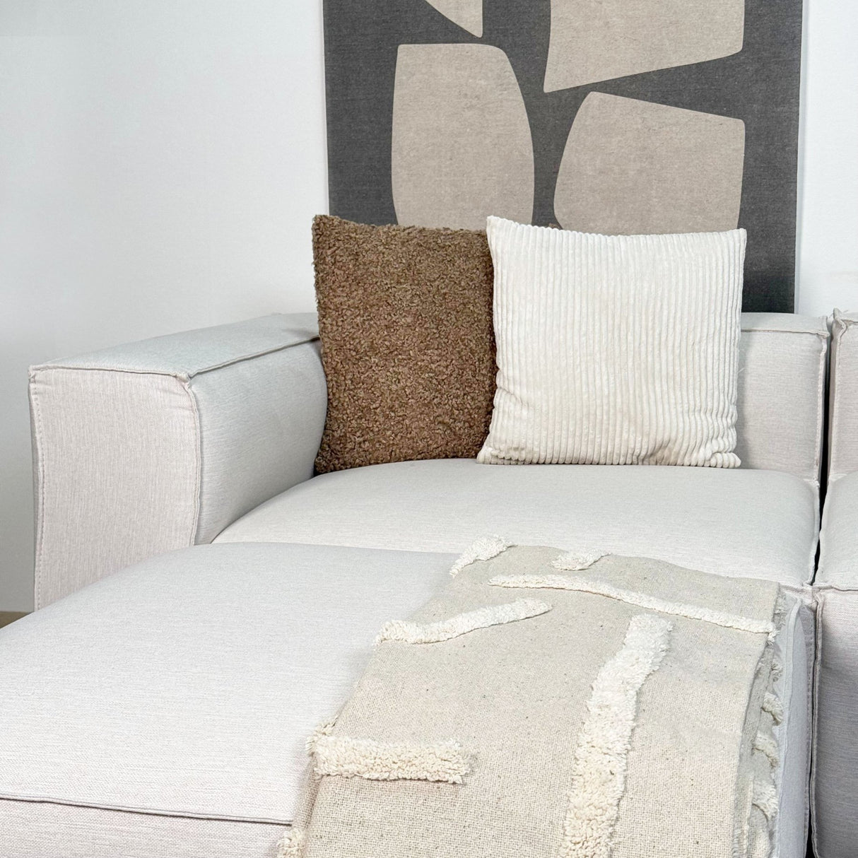 Canapé d'angle modulaire avec pouf détachable en tissu de lin beige écru Fora - gauche