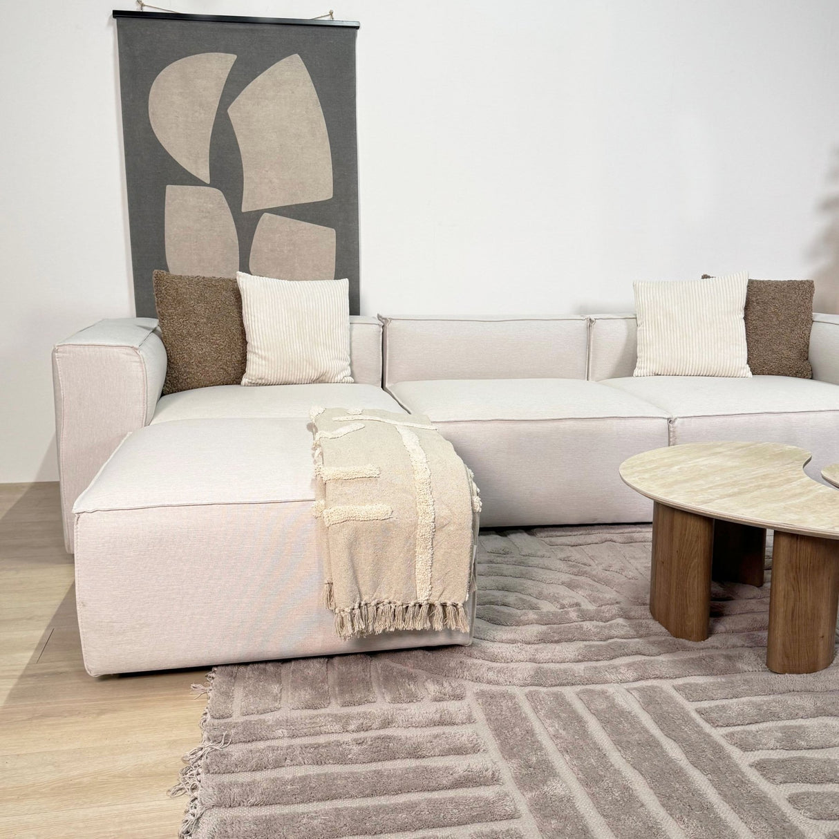 Canapé d'angle modulaire avec pouf détachable en tissu de lin beige écru Fora - gauche