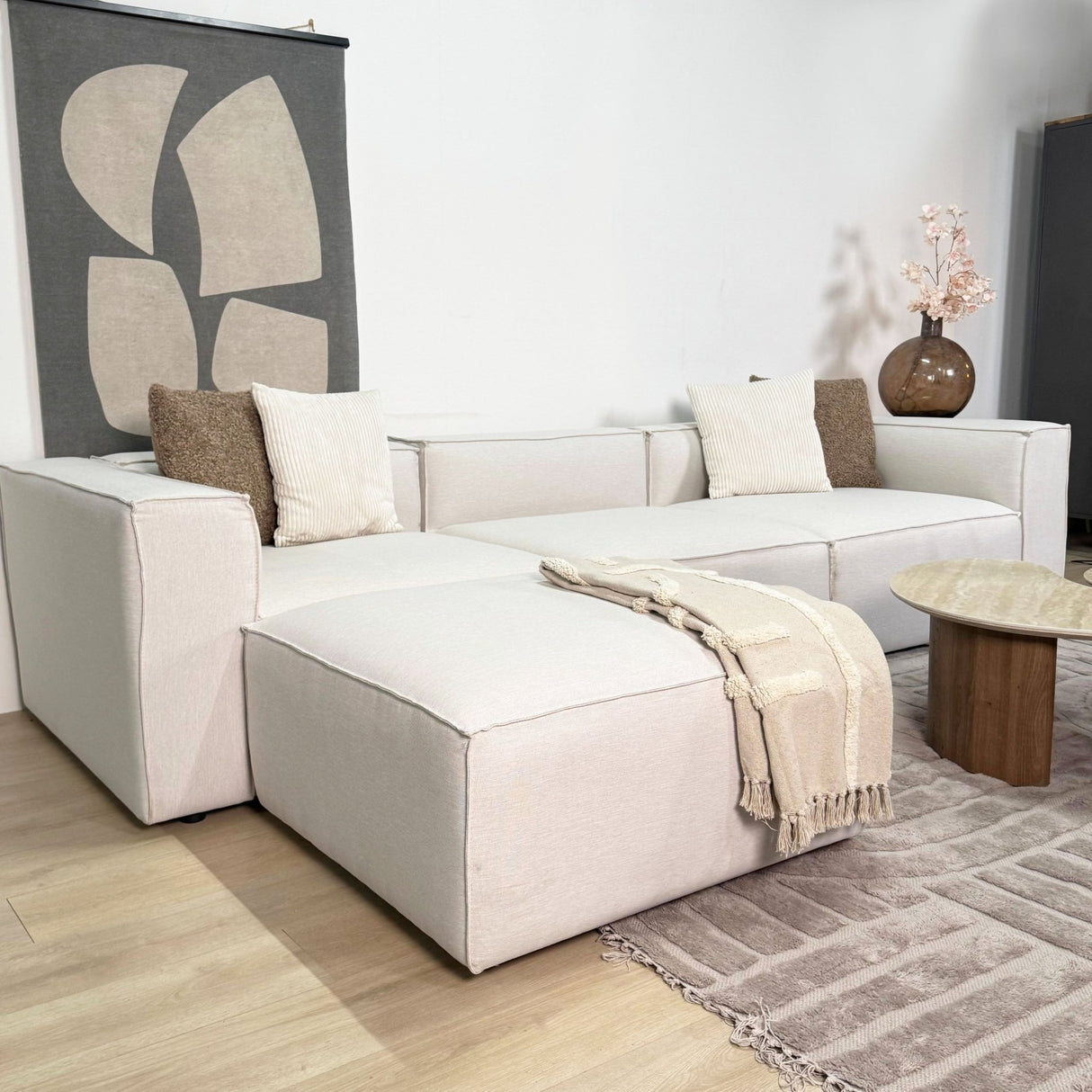 Canapé d'angle modulaire avec pouf détachable en tissu de lin beige écru Fora - gauche