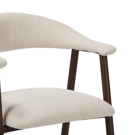 Chaise de salle à manger Japandi Ivoire Bouclé Suki - Cadre en Noyer - Avec Accoudoirs