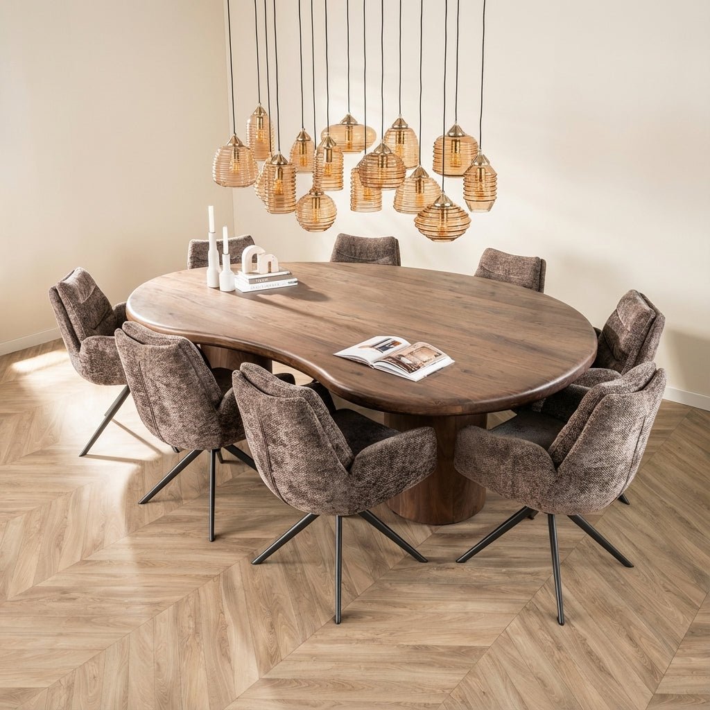 Table à manger de forme organique Alo Acacia Wood Brown 240x160 cm photo d'ambiance dans un intérieur moderne
