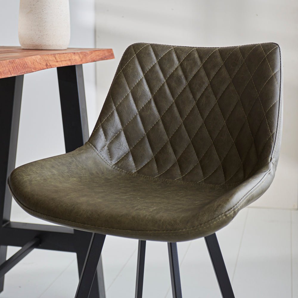 Tabouret de bar industriel Juno Vert 70cm de hauteur d'assise