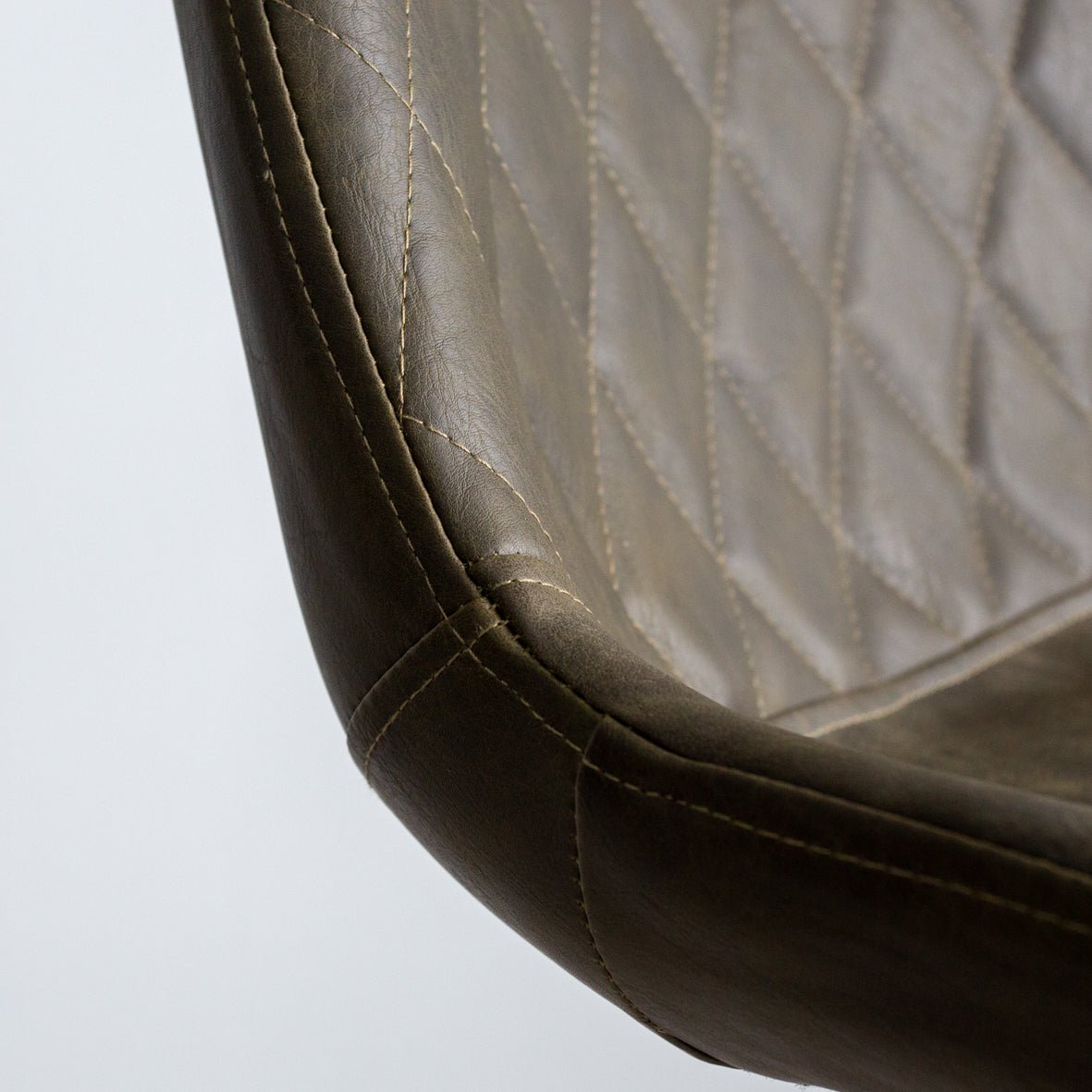 Tabouret de bar industriel Juno Vert 70cm de hauteur d'assise