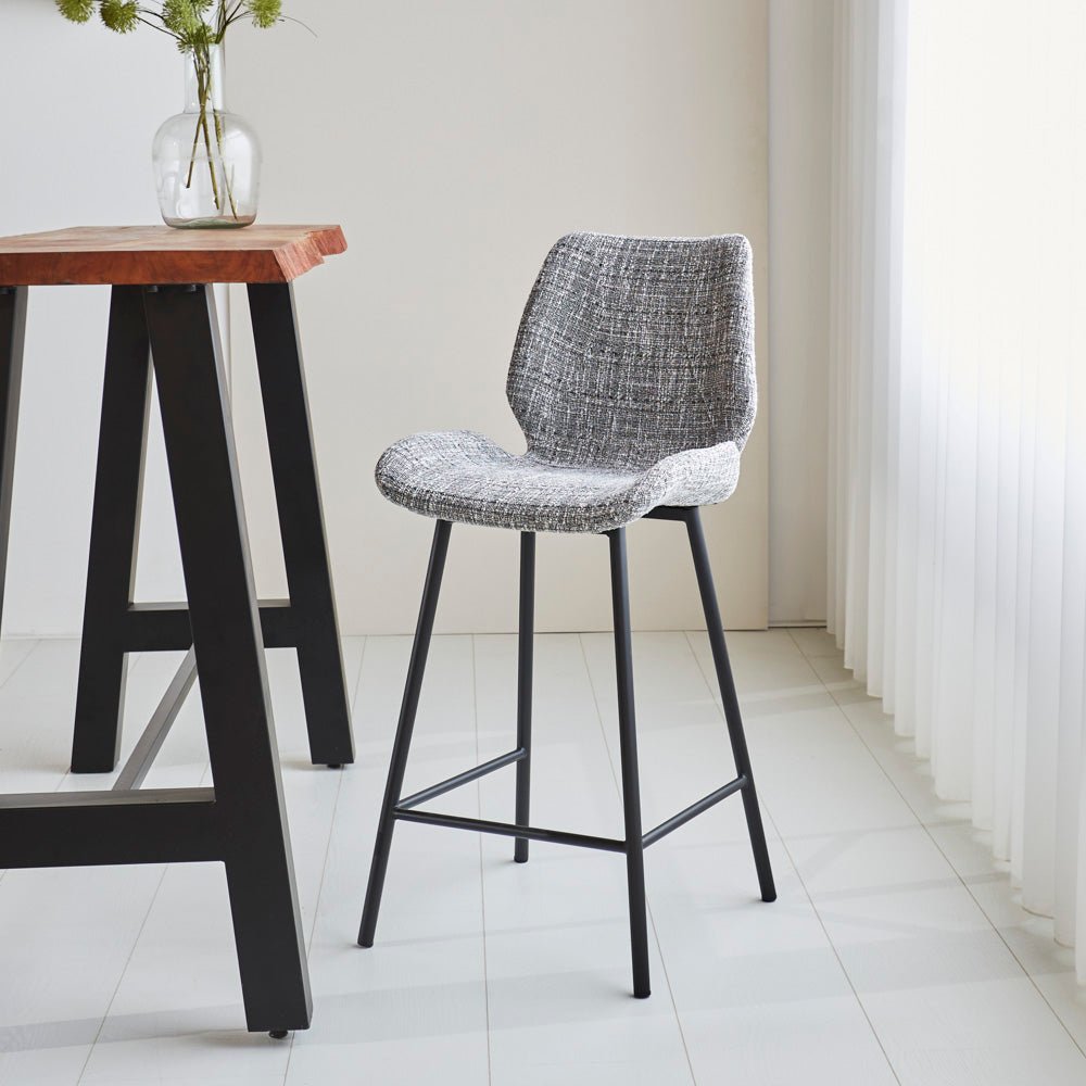 Tabouret de bar Beau 67cm de hauteur d'assise en chenille gris clair