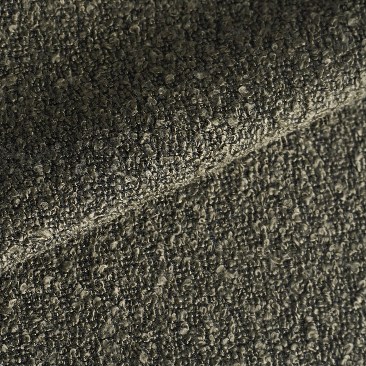 Chaise de salle à manger moderne verte en tissu bouclé Sway - cadre en chrome - sans accoudoirs